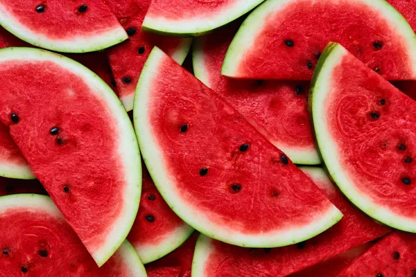 feed-image-1788847915 Melancia: saiba o limite diário da fruta para não comprometer o intestino
