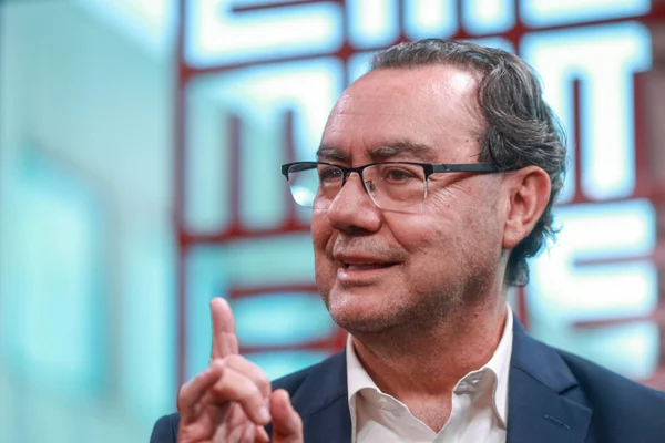 feed-image-1788855667 Augusto Cury tem mais dois almoços marcados com empresários e Faria Lima