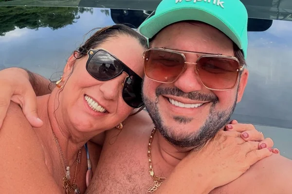 feed-image-1788863460 Mãe de Virginia revela planos de casamento durante aniversário do neto