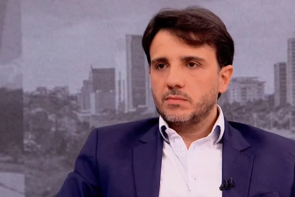 feed-image-1788871292 Renan Santos reage à decisão de Mendonça sobre Andrei Rodrigues: "Fez bem"