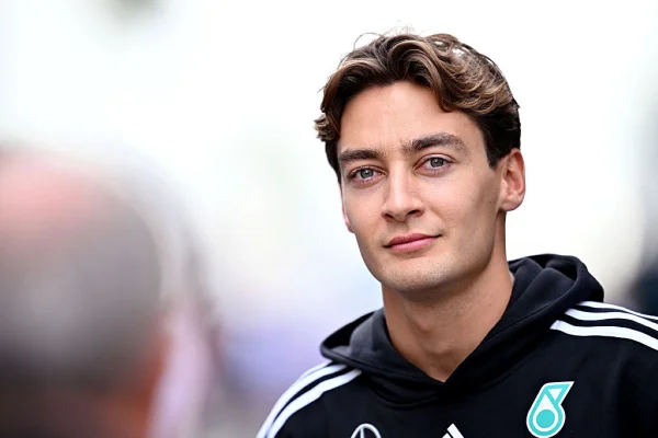 feed-image-1788887827 F1: George Russell terá arquibancada própria no GP da Inglaterra de 2027