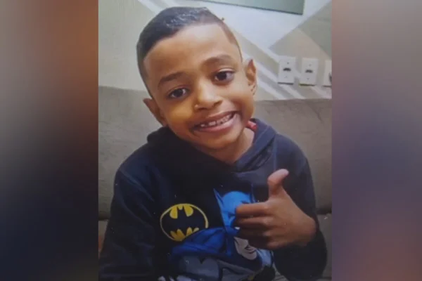 feed-image-1788891702 Menino de 7 anos fala em "pular de penhasco" antes de morrer com corda