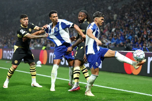 feed-image-1788903709-1 Com dois de Haaland, Manchester City vence Porto na estreia da Champions