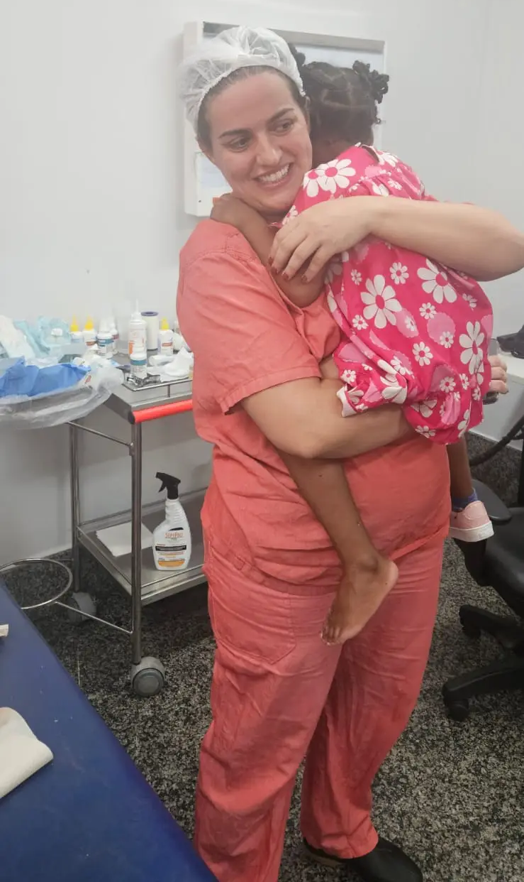 feed-image-1788909648 Após 12 anos de cuidado com pacientes, enfermeira de Goiânia luta pela vida e busca ajuda para se curar: ‘Quero ser testemunho de vitória’