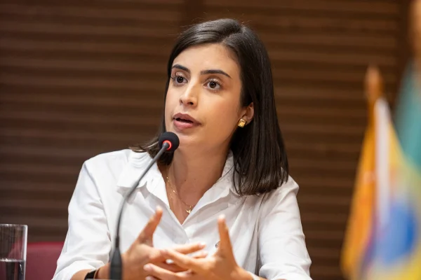 feed-image-1788943920 Campanha de Tabata suspeita de ato criminoso em princípio de incêndio em QG