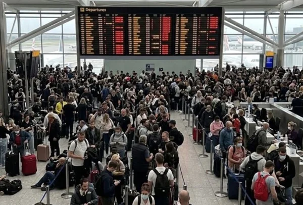 feed-image-1788948035 Caos aéreo no Reino Unido cancela voos e atinge milhares de passageiros