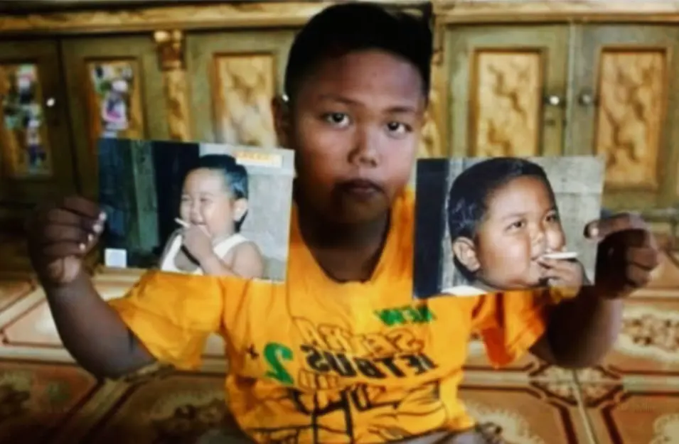 feed-image-1788984640 Como está o bebê que fumava 40 cigarros por dia aos 2 anos de idade na Indonésia? Veja fotos