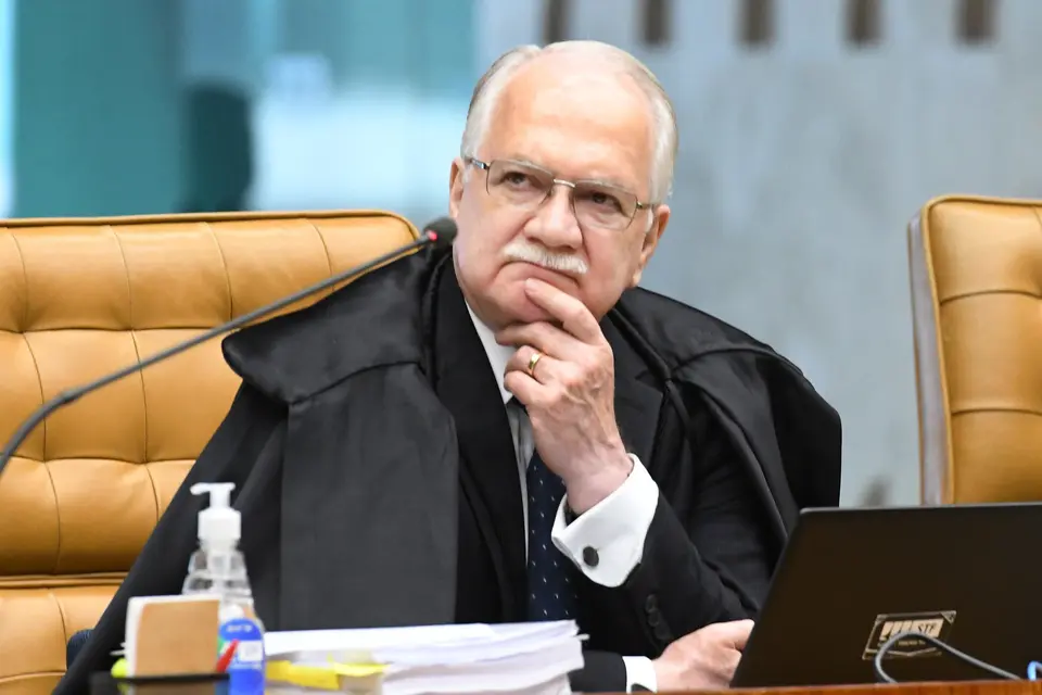 feed-image-1788988288 PL vai explorar contra-ataque de Dino a Mendonça para argumentar que Lula interfere em investigações