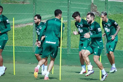 feed-image-1789079498 Diretoria do Goiás se reúne com elenco para definir programação de pagamentos atrasados