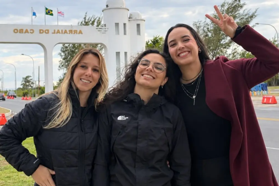 feed-image-1789225296 “Sapatrio”: trisal faz sucesso na web com dicas sobre relacionamentos; veja fotos
