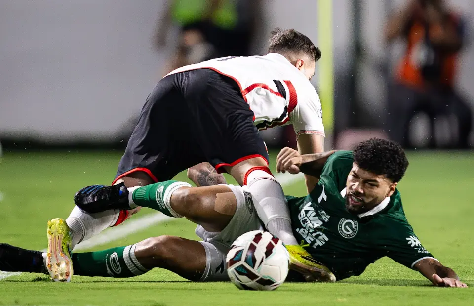 feed-image-1789400565 Virada de chave? Goiás busca reabilitação em jogo decisivo para Mozart Santos