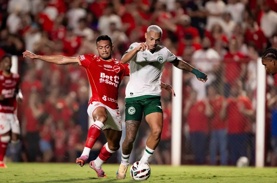 feed-image-1789400567 Virada de chave? Goiás busca reabilitação em jogo decisivo para Mozart Santos