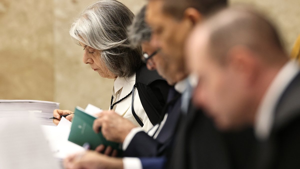 feed-image-1789580566 Com adesão de Goiás, coletivos de magistradas enviam flores e manifesto a Cármen Lúcia