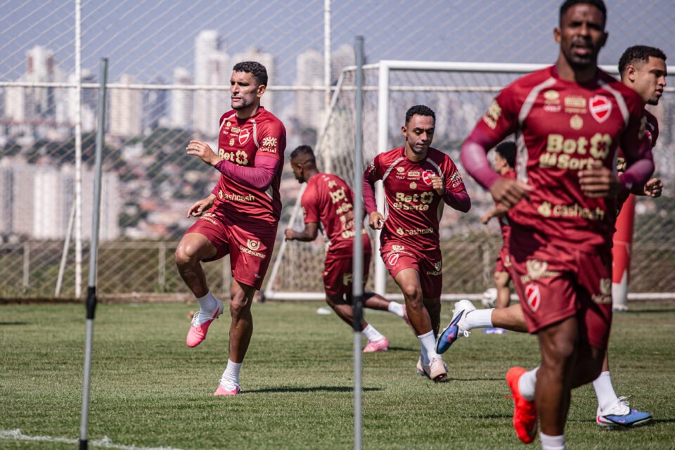 feed-image-1789603987 Hayner será novidade no Vila diante do América-MG; Tigre segue com outros desfalques