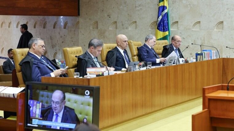 feed-image-1789652533 A República está à venda