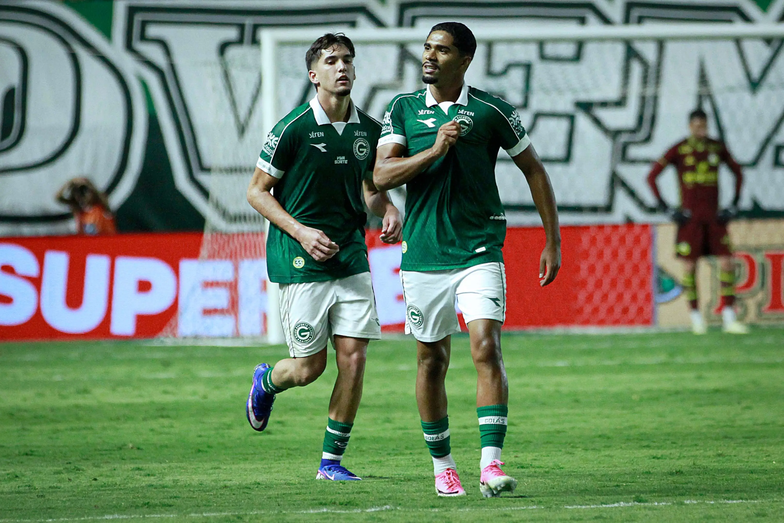 feed-image-1789665137 Acesso ou playoffs? Veja quantas vitórias o Goiás precisa nas dez rodadas finais na Série B