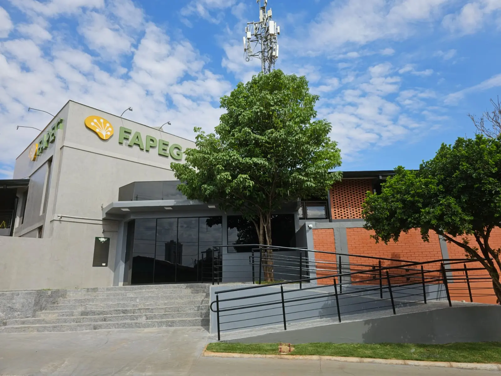 feed-image-1789672893 Fapeg oferece 50 auxílios de R$ 10 mil para pesquisadores em eventos internacionais