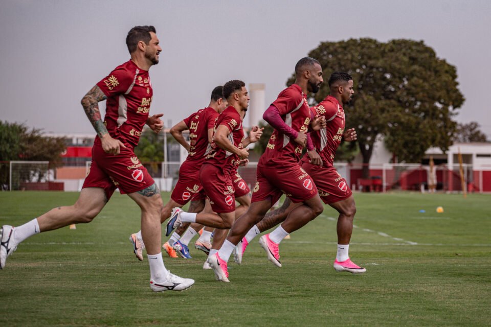 feed-image-1789684899 Guto Ferreira define o Vila Nova que enfrenta o América-MG; veja escalação