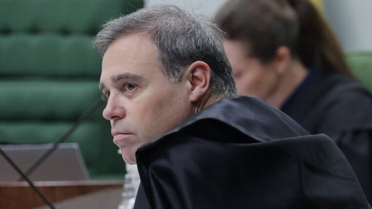 feed-image-1789685446 Mendonça rejeita ação contra reajuste do Bolsa Família