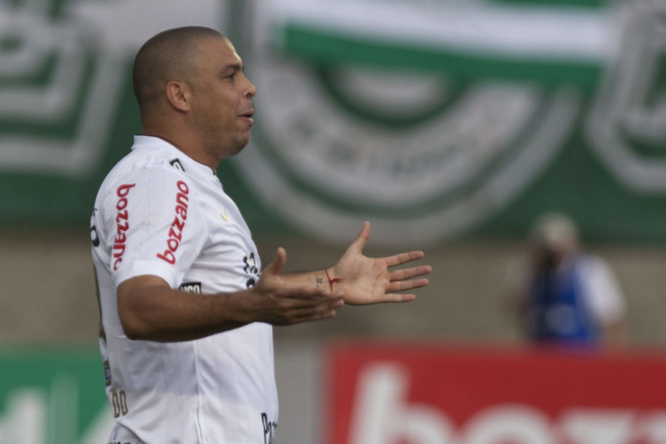 feed-image-1789744297 Ronaldo em Goiás? Relembre as passagens do cinquentenário Fenômeno pelos gramados goianos