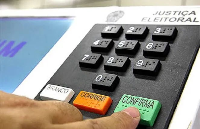 feed-image-1789776691 TRE-RJ mantém rejeição de cinco candidaturas e soma 15 registros barrados