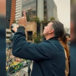 Flávio Bolsonaro reúne apoiadores na Paulista para ato do 7 de Setembro