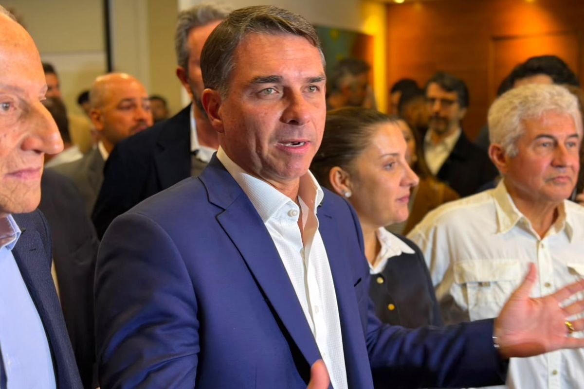Flávio diz que Moraes, Alcolumbre e Dino articulam ação contra ele