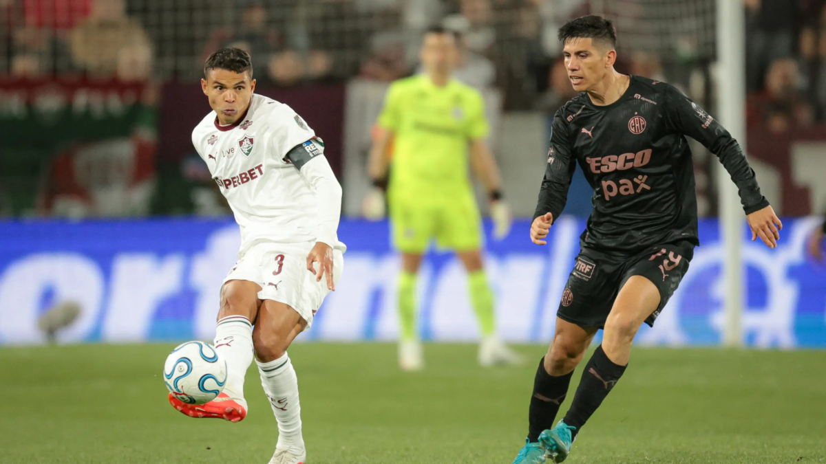 Fluminense leva susto, perde para o Platense, mas garante vaga nas semis da Libertadores