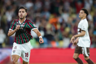Fluminense vence o Platense no Maracanã e larga em vantagem nas quartas da Libertadores