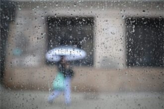 Frio intenso diminui, mas chuvas continuam e SP tem alerta para tempestades