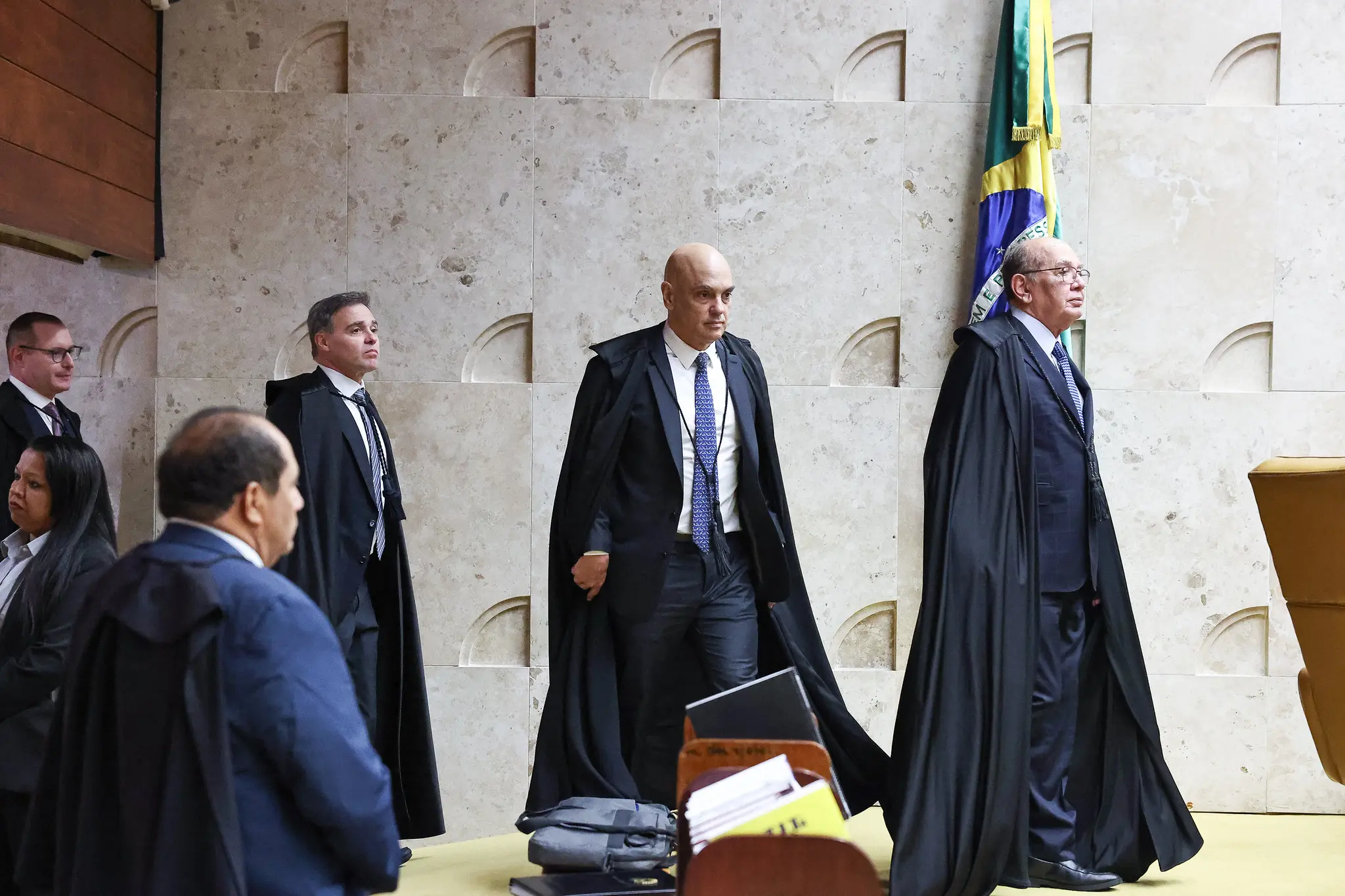 Gilmar Mendes sugere que André Mendonça e Alexandre de Moraes sejam julgados na mesma sessão