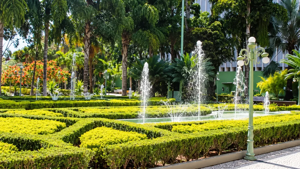 Goiânia esconde jardim inspirado no Palácio de Versalhes; você sabe onde fica?