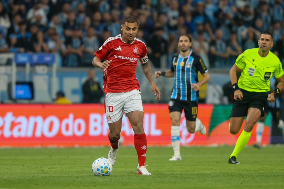 Grêmio vence o Internacional e está nas semis da Copa do Brasil