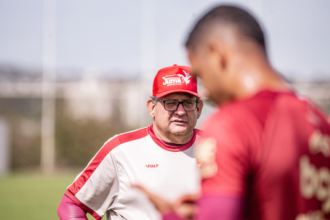 Guto Ferreira vê “excesso de confiança” como motivo do vexame do Vila Nova contra o Athletic