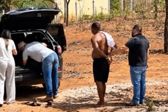Homem que pedia dinheiro para levar jovens a times de futebol da Alemanha é preso em Goiânia