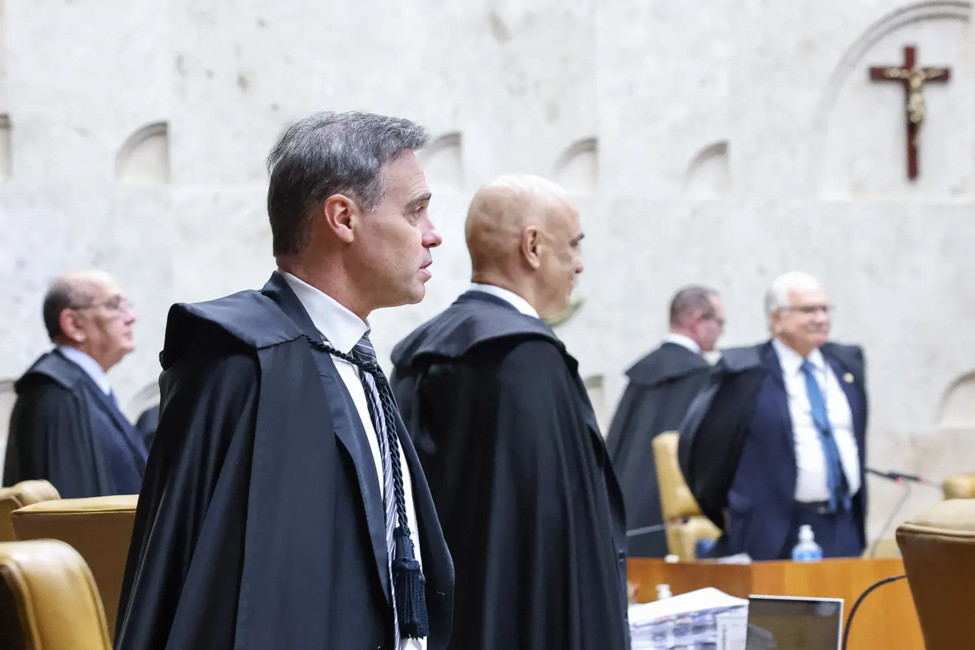 Mendonça fala em honrar confiança do povo no Judiciário em meio a crise com Moraes