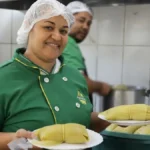 ‘Minha pamonha é diferente’: farmacêutica deixa profissão e cria sabores novos para conquistar clientes em Anápolis