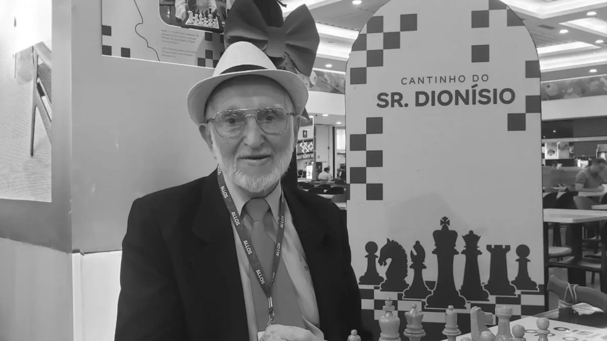 Morre aos 96 anos Dionísio Sganzerla, que há mais de 20 anos reunia enxadristas em shopping de Goiânia