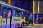Motorista perde controle e ônibus atinge motel no Anel Rodoviário de BH