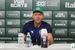 Mozart comenta expectativa de calor para jogo contra o Fortaleza: “Estamos mais acostumados”