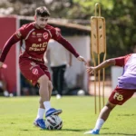 “Não podemos deixar o último resultado (goleada) nos abalar”, diz volante do Vila antes do clássico com o Goiás