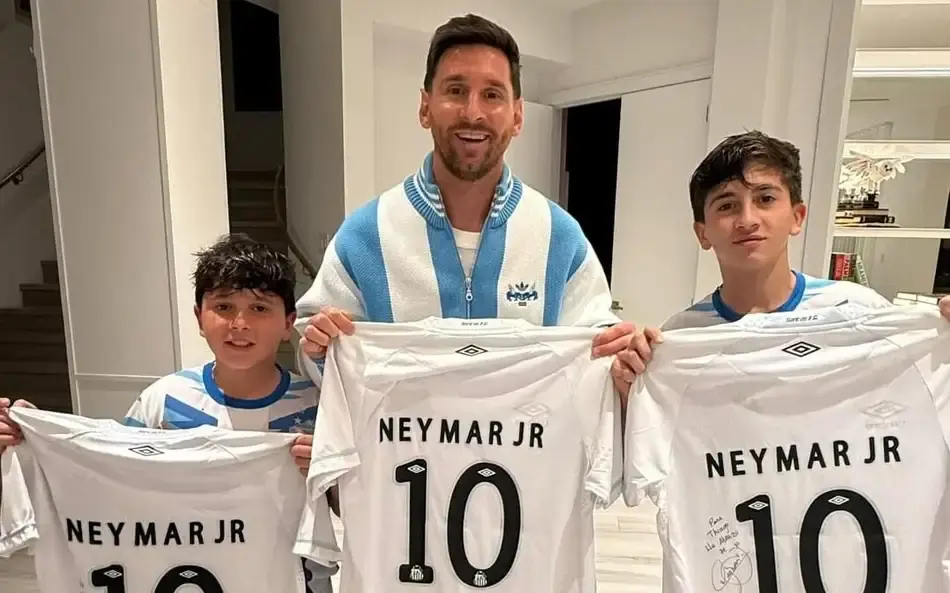 Neymar e Messi juntos de novo? Craque teria convidado argentino para jogar no Santos