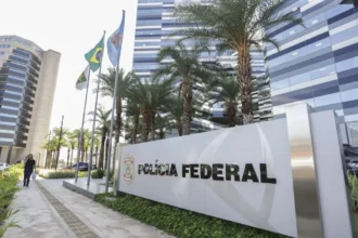 PF diz ao STF que dados do celular de Vorcaro estão preservados
