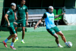Pressionado, Goiás visita o Botafogo-SP precisando vencer para seguir sonhando com o acesso