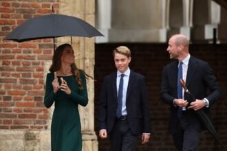 Príncipe George segue os passos do pai e tem 1° dia de aula em Eton College