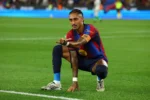 Raphinha supera marca de Messi com hat-trick em goleada do Barcelona