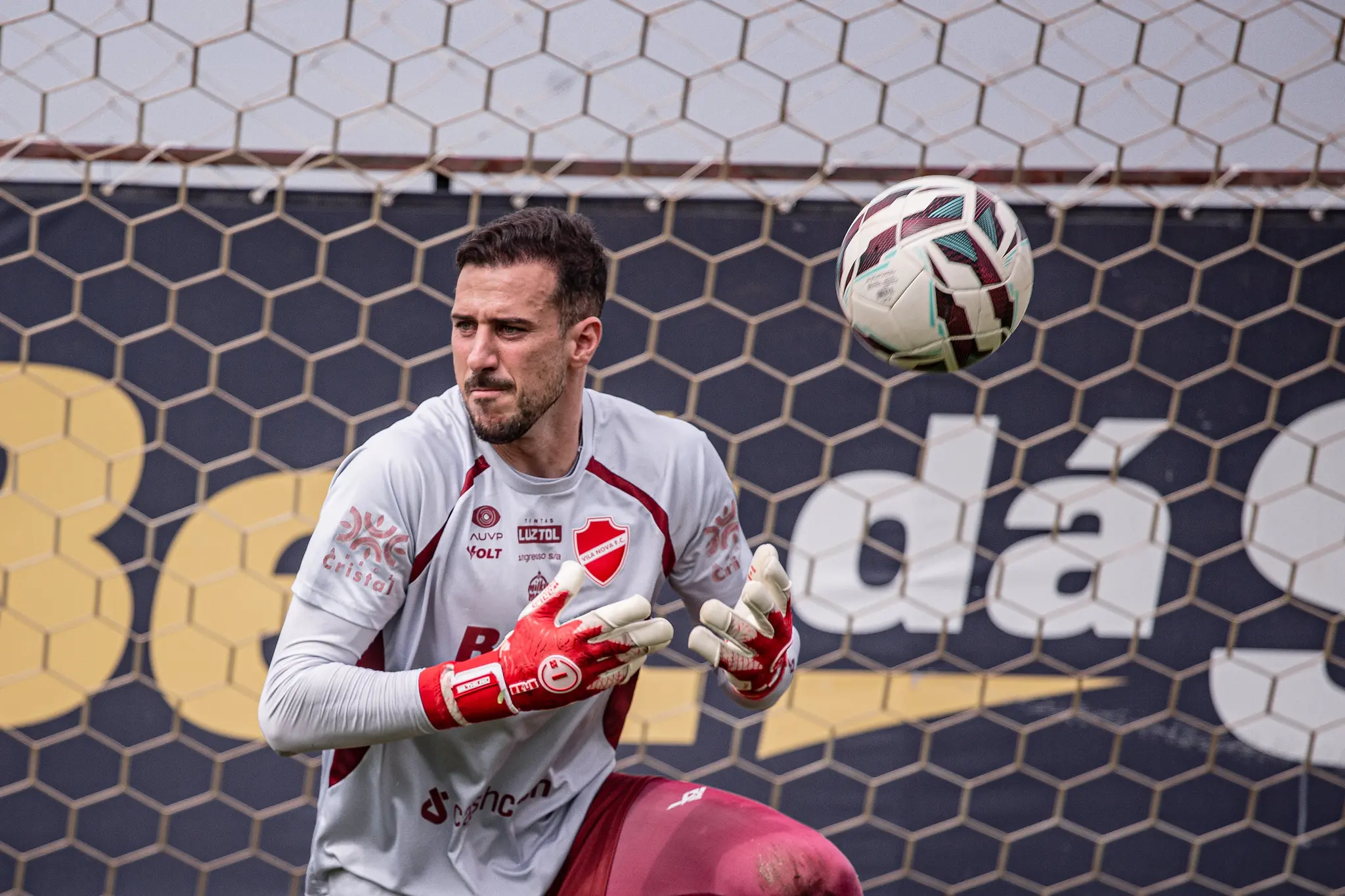 Restando 10 rodadas na Série B, Helton Leite prega consistência no Vila Nova: “Não é momento de inventar”