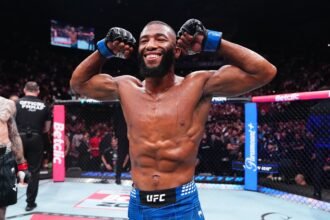 Salahdine Parnasse vence neozelandês Dan Hooker no UFC Paris