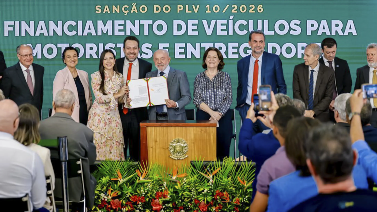 Sancionado, novo Move Brasil garante R$ 30 bilhões para motoristas e entregadores de app comprarem veículos próprios