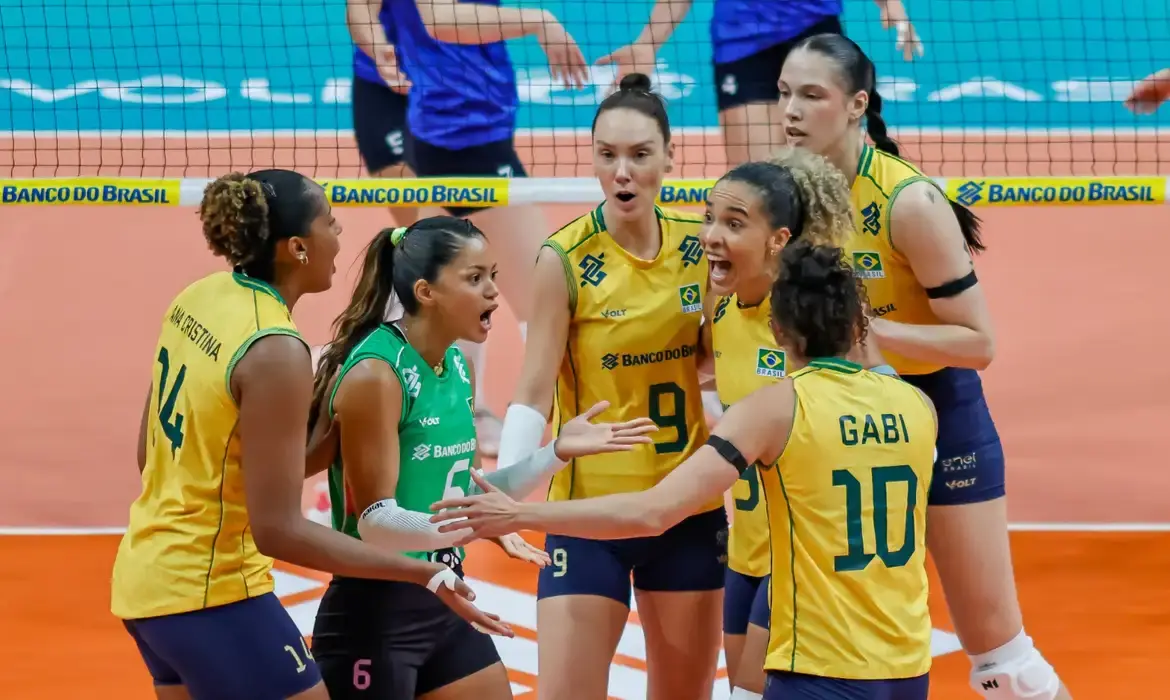 Sem perder nenhum set, Brasil garante vaga em Los Angeles no vôlei feminino